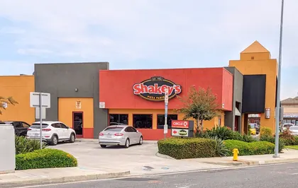 Shakey's Pizza Parlor, business photo 2