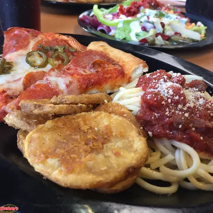 Shakey's Pizza Parlor, business photo 3